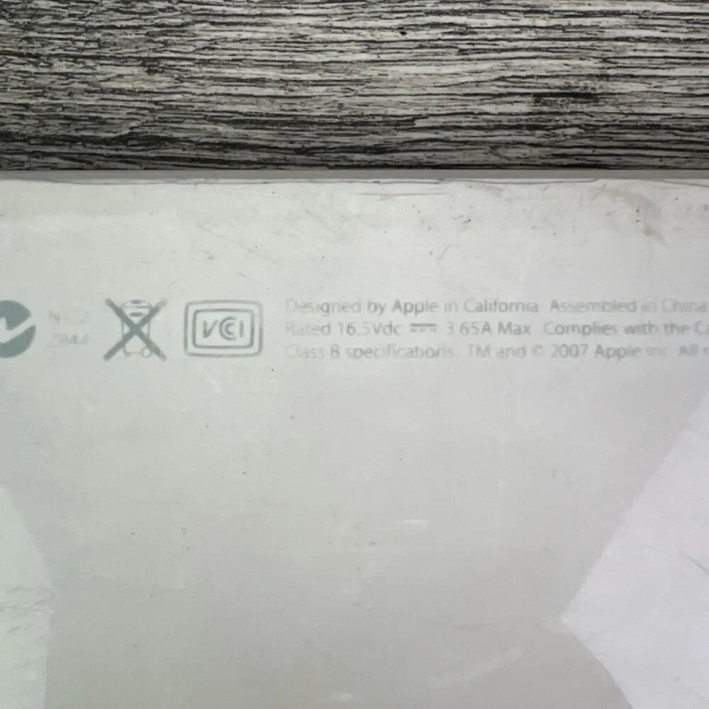 Apple Polycarbonate MacBook Laptop Parts/Repair A1181 *READ
